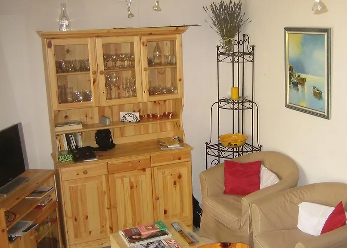 - Maison De Виас