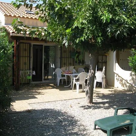 - Maison De *