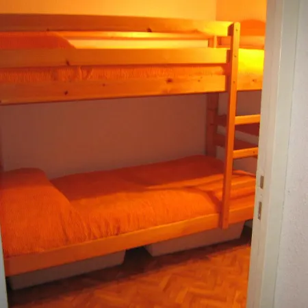 - Maison De *